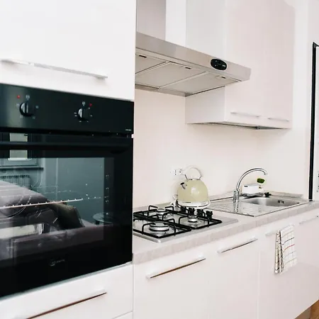 Appartement Lora Diamond Suite 3, Free Private Parking, Self Check In Como