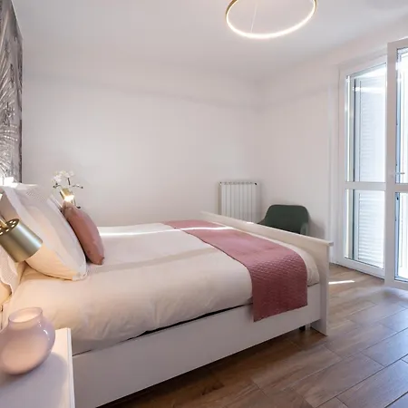 Appartement Lora Diamond Suite 3, Free Private Parking, Self Check In *